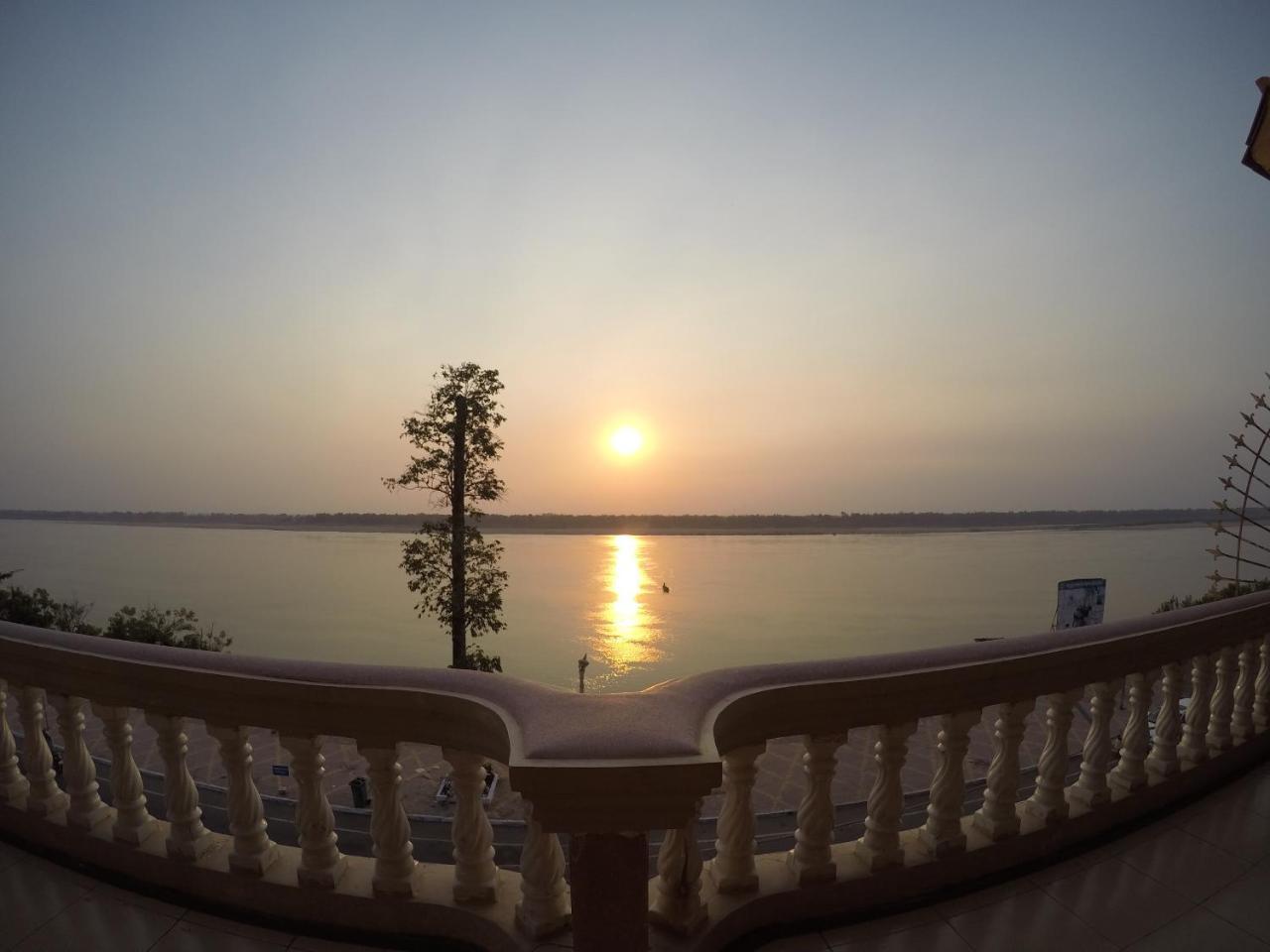 Hengheng II Guest House Kratie Dış mekan fotoğraf