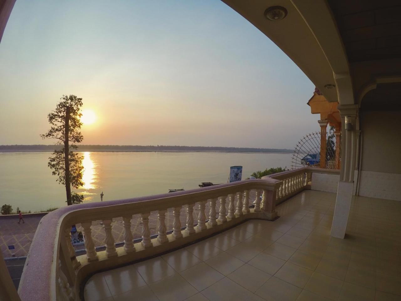 Hengheng II Guest House Kratie Dış mekan fotoğraf