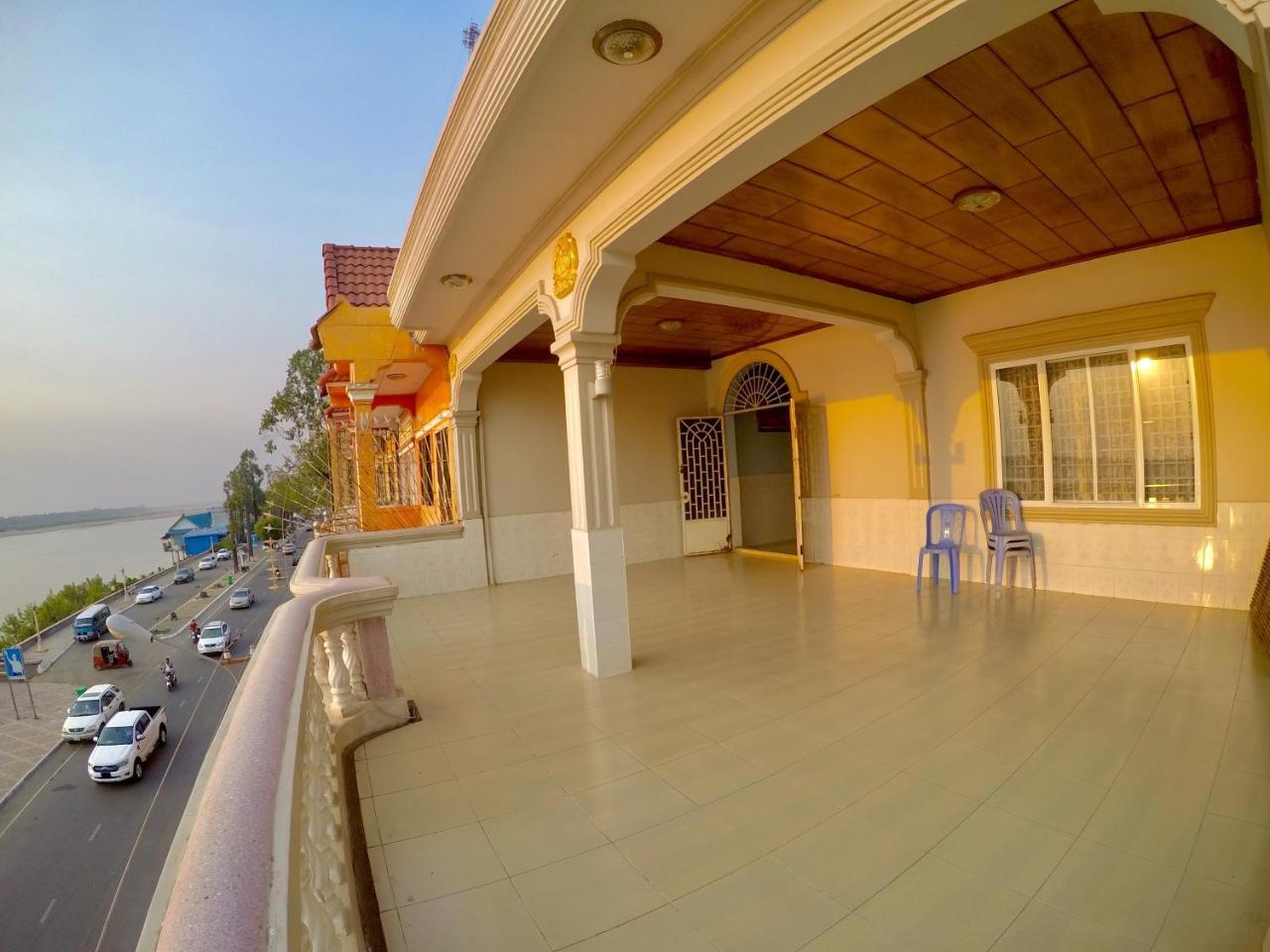 Hengheng II Guest House Kratie Dış mekan fotoğraf