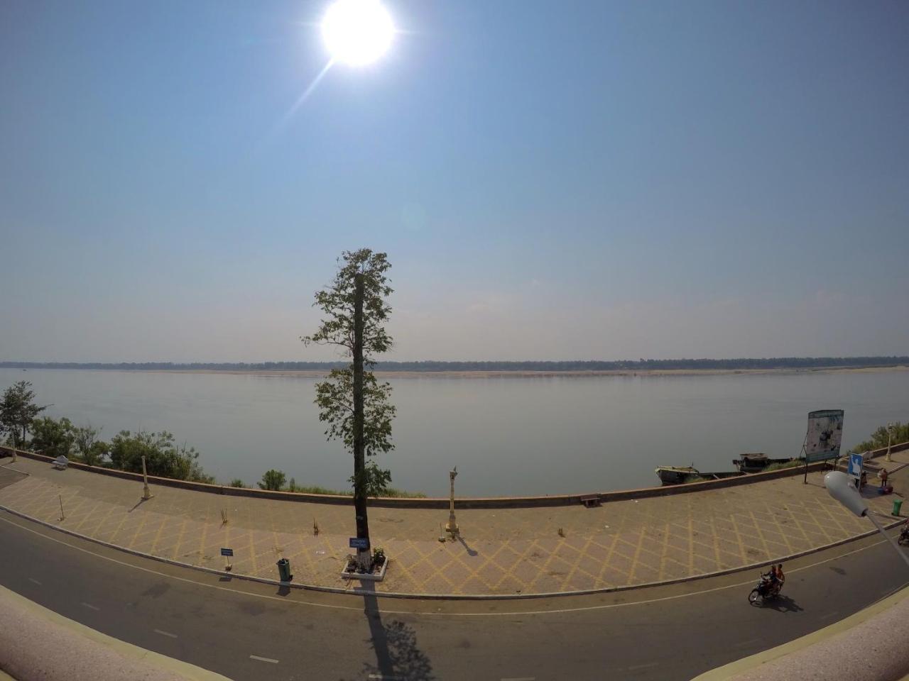 Hengheng II Guest House Kratie Dış mekan fotoğraf
